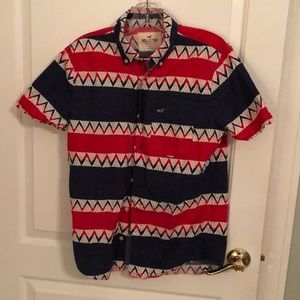 Hollister short sleeved shirt. Very good condition.